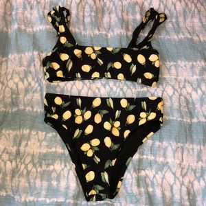 Cute L lemon bikini. Never worn. Great condition